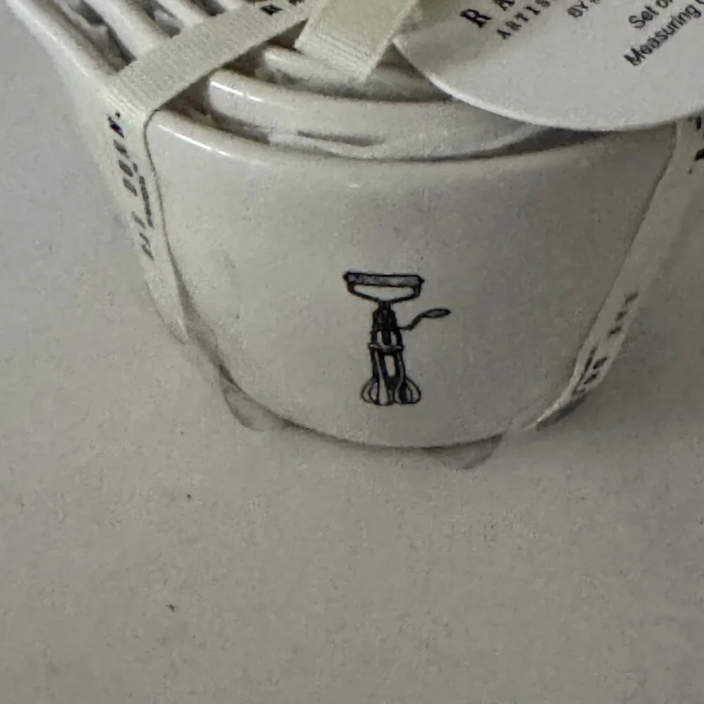 Rae Dunn Icon Measuring Cups New with Tags